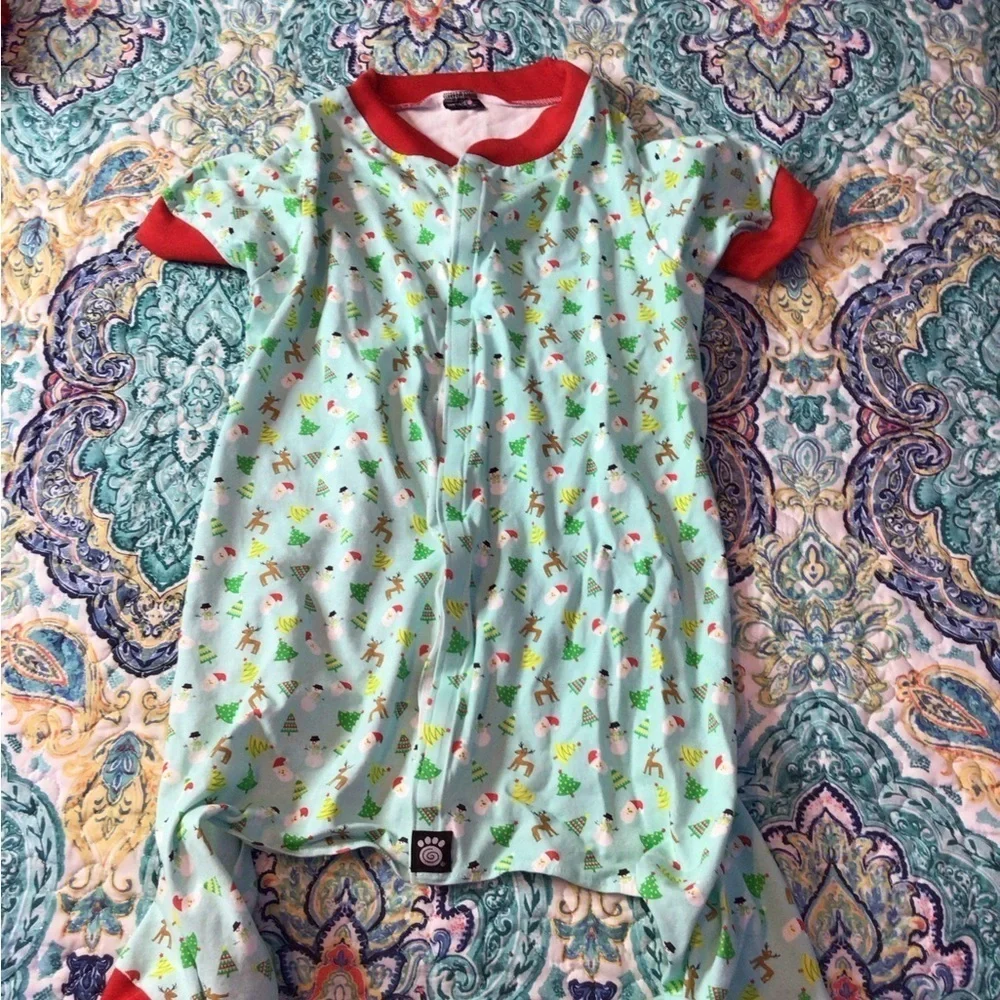 Red and Green Dog Clothing with Playful Christmas Design (0013)